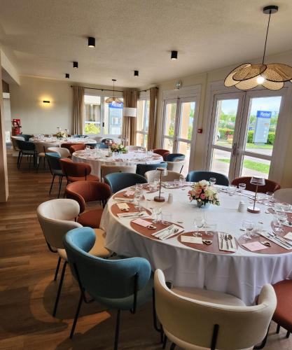 Nell Hotel - Amenities and Services