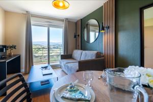 Nemea Appart Hotel Green Side Biot Sophia Antipolis - Facilities and Services