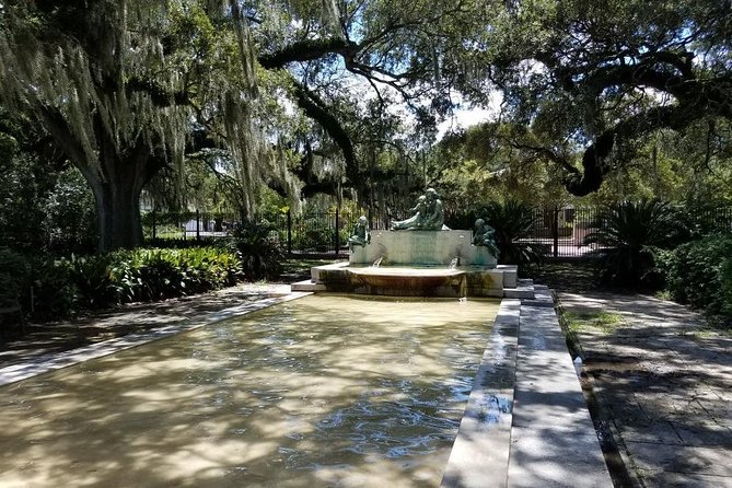 New Orleans Homes of the Rich and Famous Tour of the Garden District - Homes of the Rich and Famous