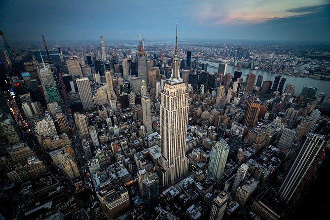 NYC Helicopter Proposal Tour With Photos and Champagne - Capturing the Moment With Professional Photography