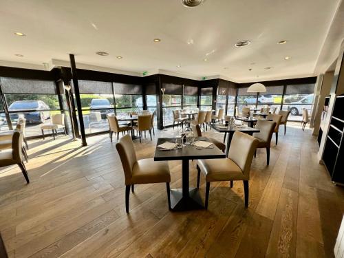 Park Hotel - Amenities and Services