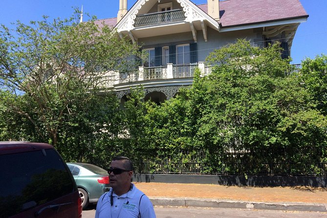 Private Garden District Walking Tour With Lafayette Cemetery No 1 - Stunning Antebellum Mansions