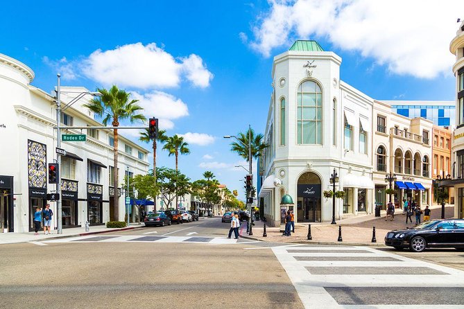 Private Limo 4-Hour Tour: Hollywood, Santa Monica and Venice - Complimentary Amenities
