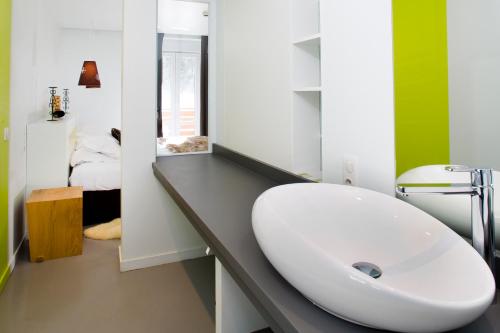 Puy Ferrand Hotel, Restaurant The Bear's Table - Amenities and Facilities
