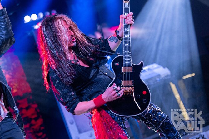 Raiding the Rock Vault at the Hard Rock Cafe in Las Vegas - Accessibility and Age Restrictions
