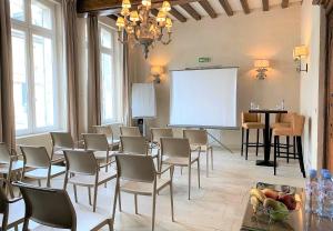 Regent Hotel - Amenities and Services