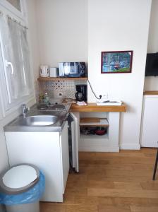 Sails and Terraces by Corinne Residence Facing the Port - Amenities and Features