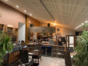 SARL DU PARC Hotel The Trampolines - Guest Reviews and Ratings