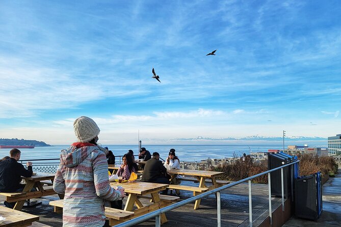 Savor the Sea: Guided Seafood Tasting at Pike Place Ma - Guide Experience and Tour Highlights