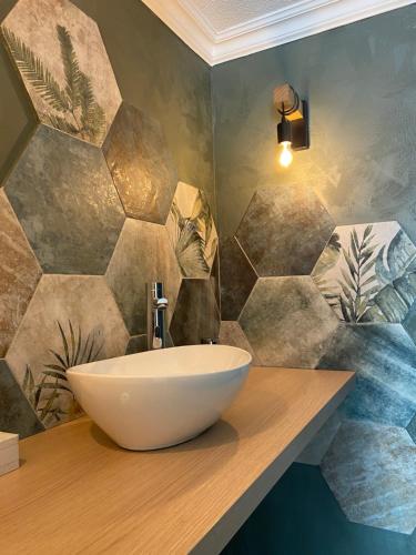 SHELDER Hotel - CHERBOURG EN COTENTIN - Equeurdreville - Amenities and Services