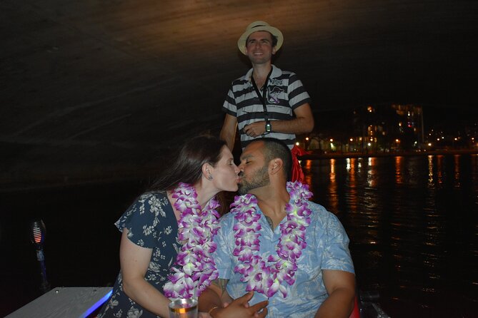 Small Group Venetian Gondola Cruise in Waikiki With Pastries - Booking and Cancellation Policy