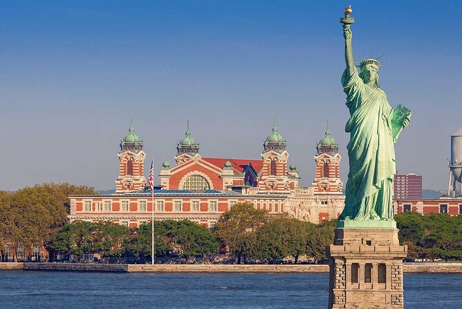 Statue of Liberty Cruise: 75 Min Sightseeing Tour With Live Guide - Onboard Amenities and Premium Features