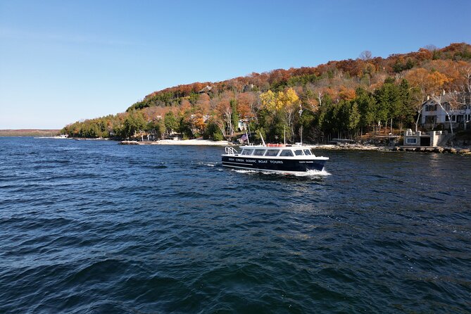 Strawberry Islands Scenic Boat Tour and Historic Cottage Row - Refreshments and Amenities