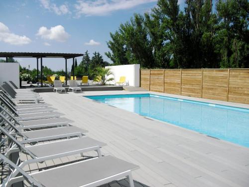 Studio Two Steps From Aix - On-Site Facilities and Services