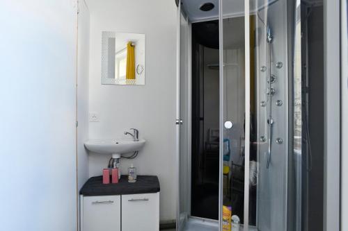 Studio Without Kitchen - 1 Person - Guest Ratings and Reviews