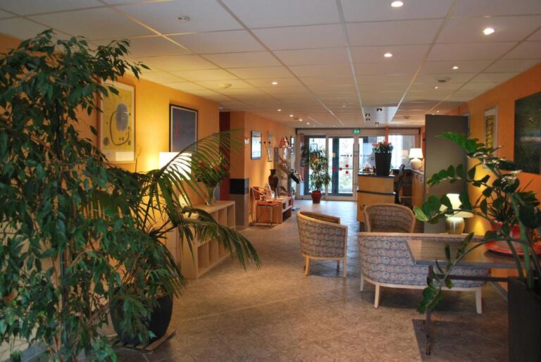 Tambourine Hotel Review