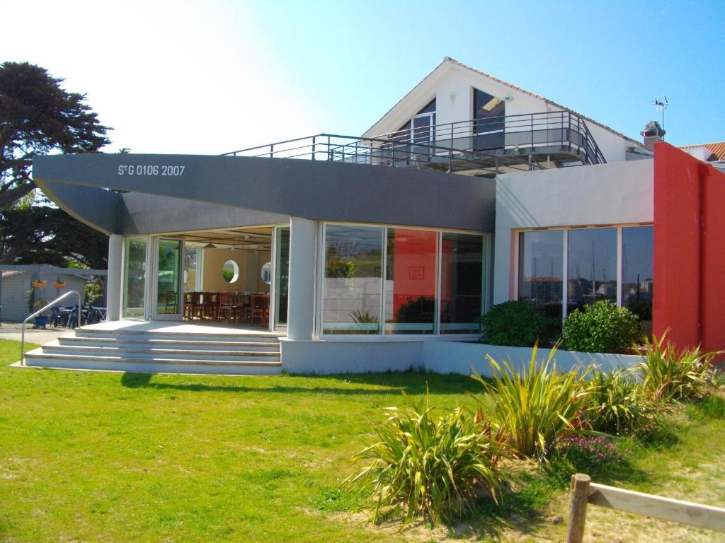 TERNELIA The Wind of the Open Sea - Guest Reviews and Ratings