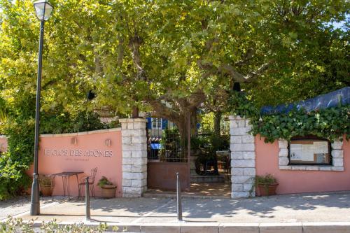 THE CLOS DES ARÔMES - Guest Experience and Reviews