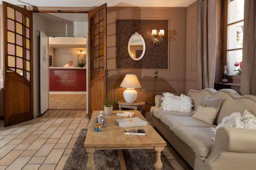 The Originals Boutique, Hotel De La Balance, Montbéliard - Comfortable Accommodations and Room Features