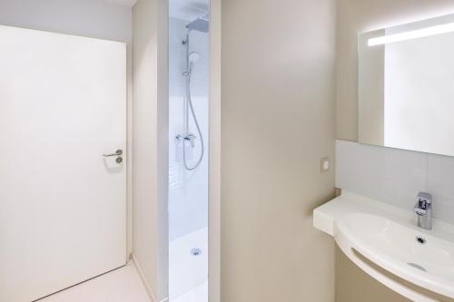 The Originals City, Hotel Acadine, Pont-Audemer - Facilities and Amenities