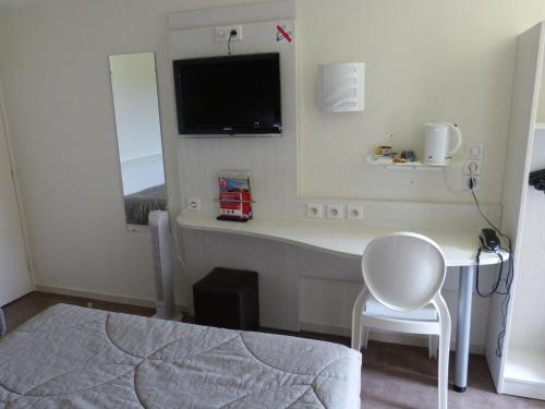 The Originals City, Hotel Alizéa, Le Mans North - Dining Options and Nearby Restaurants