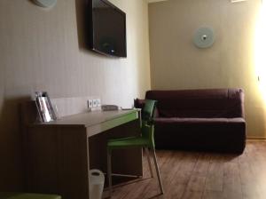 The Originals City, Hotel Des Lys, Dreux - Guest Reviews and Ratings