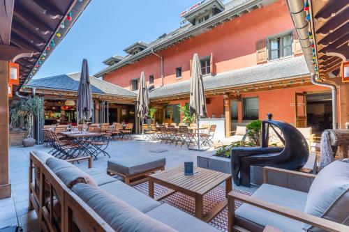 The Red House - Dining Experience at La Maison Rouge