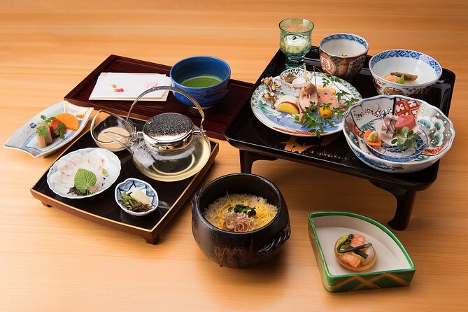 Tokyo Private Tour & Japanese Traditional Performance With Dinner - Accessibility & Participation
