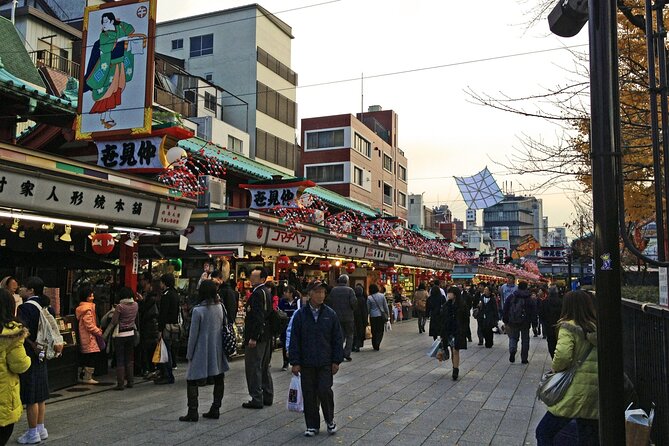Tokyo Private Walk and Eat Tour With Local Guide - Accessibility and Participation