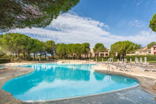 Village Pierre & Vacances Pont Royal in Provence - Diverse Accommodation Options