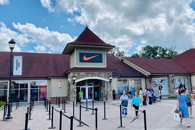 Woodbury Common Shopping Experience With Private Driver-Guide - Navigating Woodbury Common