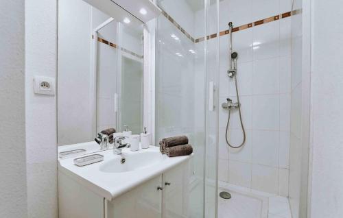 Zenao Appart Hotel Nevers Loire River Quay - Location and Nearby Attractions