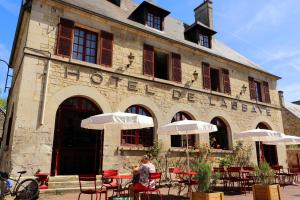 ABBAYE DE LONGPONT HOTEL - Accommodation Options