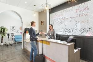 Alcove Hotel Nice - Accessibility and Transportation Options