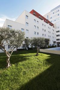 Aparthotel Adagio Access Marseille Prado Périer - Amenities and Services