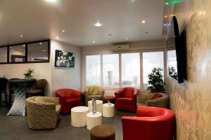 Ariane Hotel - Pricing and Discounts