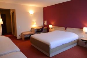 At the Relay of Lill - Exploring the Surrounding Area