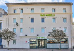 B&B HOTEL Les Sables-d'Olonne Center Train Station - Guest Reviews and Ratings