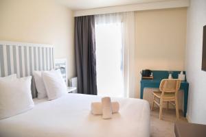 Best Western Flers Centre Gare - Room Types and Features