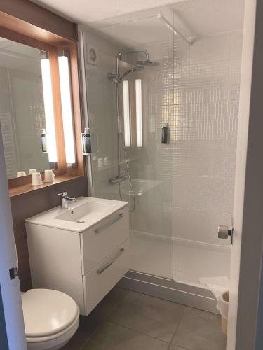 Brit Hotel Comfort Nancy Lunéville - Policies and Rules