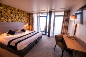 Brit Hotel Eden SPA Honfleur - Location and Nearby Attractions
