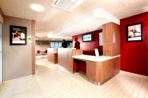 Campanile Lille North Wasquehal - Amenities and Services