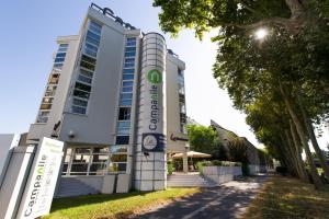 Campanile Reims Centre - Cathedral - Accessibility and Parking