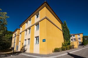 Comfort Aparthotel Aix Le Tholonet - Booking and Policies