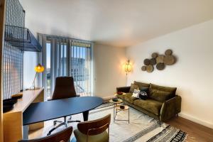 COWOOL AVIGNON - The Sum Up