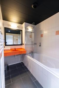 Cowool Lille Villeneuve DAscq - Former Olivarius - Food and Beverage Offerings