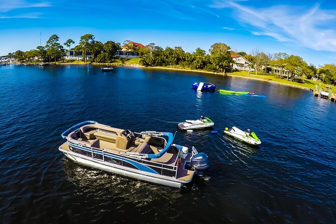 Crab Island: Pontoon Boat Rentals - Safety and Accessibility Considerations