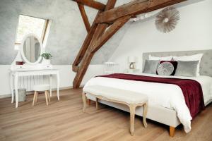 DOMAIN OF LIGHTS - Booking and Policies