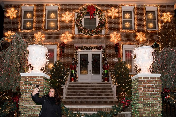 Dyker Heights Christmas Lights and NYC Skyline View Bus Tour - Accessibility and Age Requirements