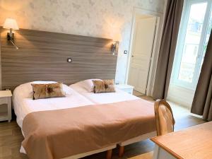 Grand Hôtel De Bourbon-Lancy - Spa and Restaurant - Logis - Dining Options